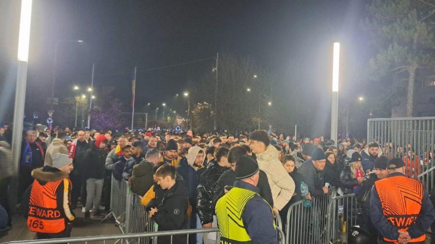 foto exclusiv s au format cozi imense la arena nationala cu trei ore inainte de fcsb manchester united 679bbf445518c
