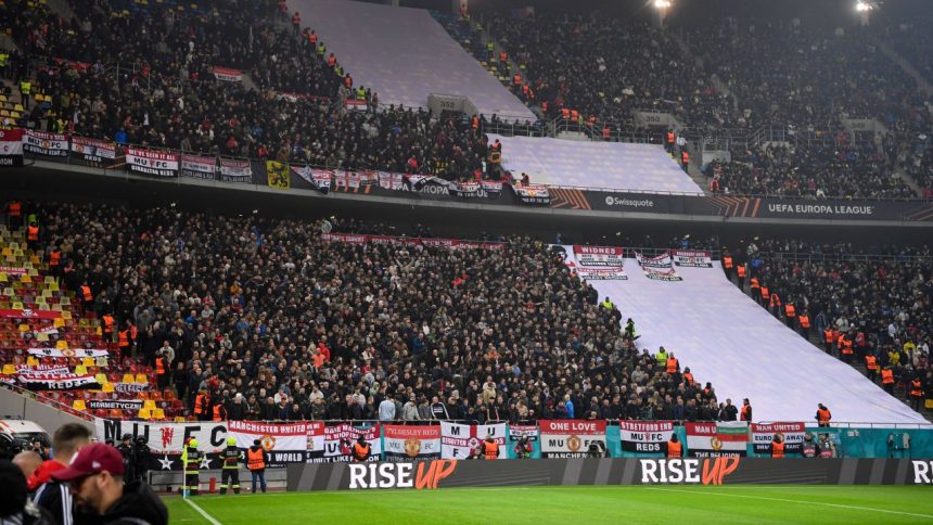 Fanii lui Manchester United au afișat mesajul ”FCSB is not Steaua” pe Arena Națională! Sau nu ei? 1 foto fanii lui manchester united au afisat mesajul fcsb is not steaua pe arena nationala sau nu ei 679c76283f2a7