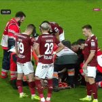 foto giulestiul a amutit a fost scos cu targa din rapid craiova si inlocuit de urgenta 67952edf3467e