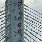 foto politia capitalei s a autosesizat si face cercetari dupa ce mai multe inscriptii legionare au fost desenate pe podul basarab 6786846f24ec7
