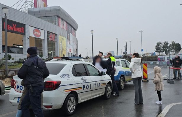foto scandal monstru la vivo mall au intervenit mai multe echipaje de politie iata ce s a intamplat 6783d837506c5