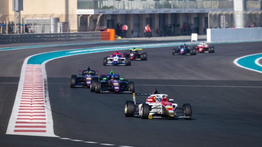 foto si video david cosma cristofor start fulminant de sezon in formula 4 un lucru stiu sigur 678f7f67b5f29