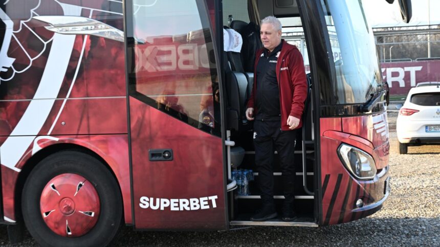 foto si video out de la rapid marius sumudica a renuntat la doi jucatori chiar inainte de cantonamentul din dubai 677b7980858b0