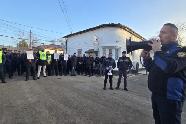 foto video angajatilor de la penitenciarul poarta alba le a ajuns cutitul la os sa vina iohannis si guvernantii sa munceasca fara bani 6780c4ae7fa79