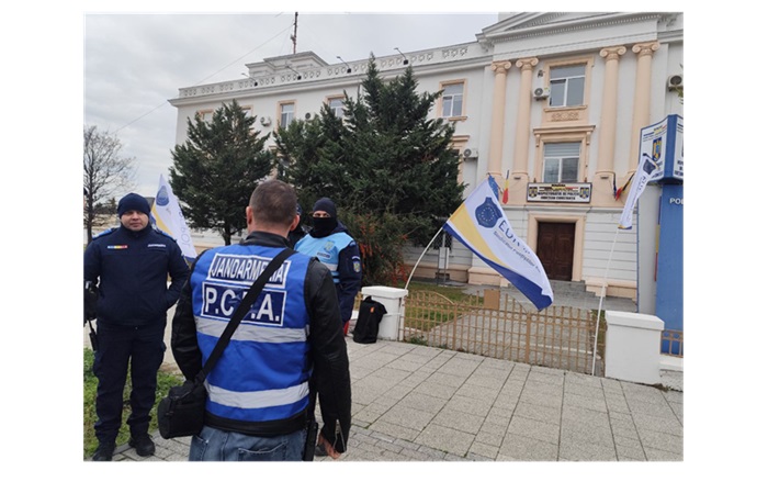 Polițiștii din Constanța, o nouă zi de proteste împotriva măsurilor de austeritate ale Ordonanței trenuleț 1 foto video politistii din constanta o noua zi de proteste fata de masurile de austeritate ale ordonantei trenulet 67862e17eae18