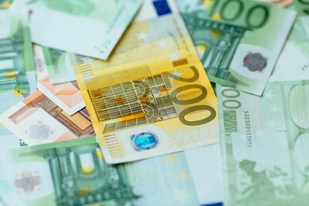 frauda de 16 milioane de euro cu fonduri ue 10 romani si patru companii trimisi in judecata 679266d5d4e6b