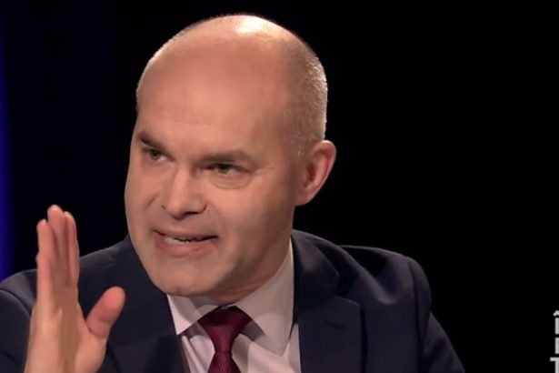funeriu calin georgescu un guru cu zorzoane care a spus fiecaruia ce vrea sa auda si oamenii au avut impresia ca sunt ascultati 67828553e666c