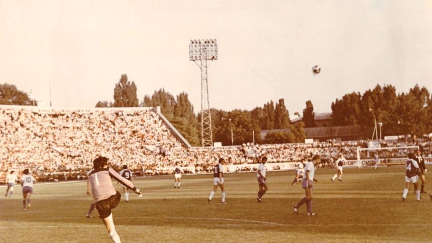 galerie foto a murit anatoli pata portarul minune al rusiei a terminat sezonul cu 4 goluri inscrise si a fost primul care a aparat 2 penalty uri in acelasi me 67839ae7f3a07