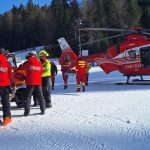 galerie foto accident grav pe o partie din azuga un barbat s a lovit grav la cap a fost solicitat un elicopter smurd 679648a181dc4