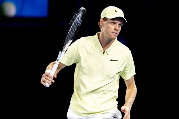 galerie foto australian open 2025 jannik sinner a pierdut primul set din octombrie replica de zile mari pe care i a dat o lui mcenroe 67891ca3b8036