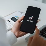 Cum au ajuns telefoanele iPhone să se vândă cu zeci de mii de euro pe eBay și legătura cu TikTok 3 galerie foto cum au ajuns telefoanele iphone sa se vanda cu zeci de mii de euro pe e bay legatura cu tiktok 6790ed4168a3f