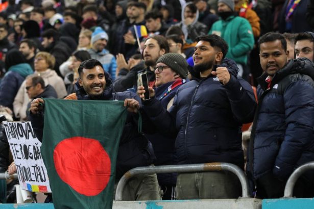 galerie foto fani din bangladesh sustinatori ai fcsb la meciul cu manchester united 679cd1881e047