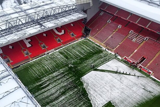 galerie foto ingropat in zapada de dimineata stadionul lui liverpool a aratat impecabil la ora derby ului cu manchester united 677abbaedc30f