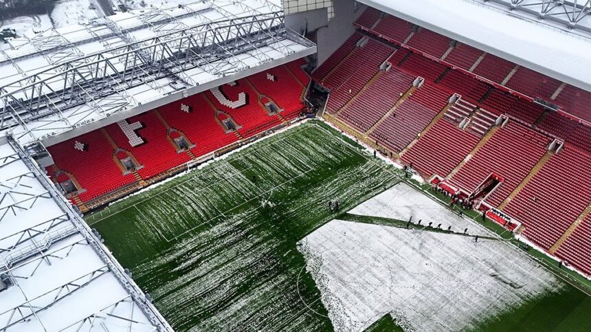 galerie foto ingropat in zapada de dimineata stadionul lui liverpool a aratat impecabil la ora derby ului cu manchester united 677abbaedc30f