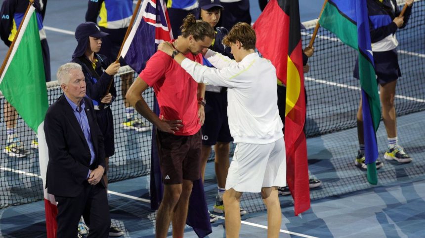 galerie foto momentul finalei australian open 2025 reactia lui sinner dupa ce zverev a inceput sa planga 679624f868122