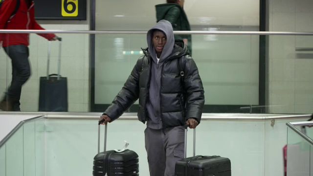 Noul jucător al Rapidului a ajuns la București! Cum a fost surprins. 1 galerie foto noul jucator al rapidului a ajuns la bucuresti cum a fost surprins 678e822dc3ae3