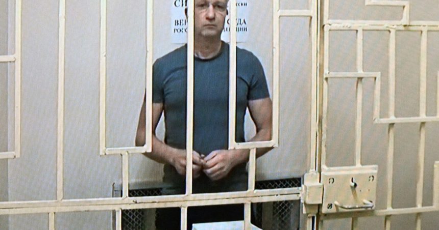 „Generalul glamour” Timur Ivanov, fost ministru adjunct al apărării Rusiei, audiat în instanță pentru deturnare de fonduri publice 1 generalul glamour timur ivanov fost ministru adjunct al apararii rusiei audiat in instanta pentru deturnare de fonduri 679a7c7fcb3e3