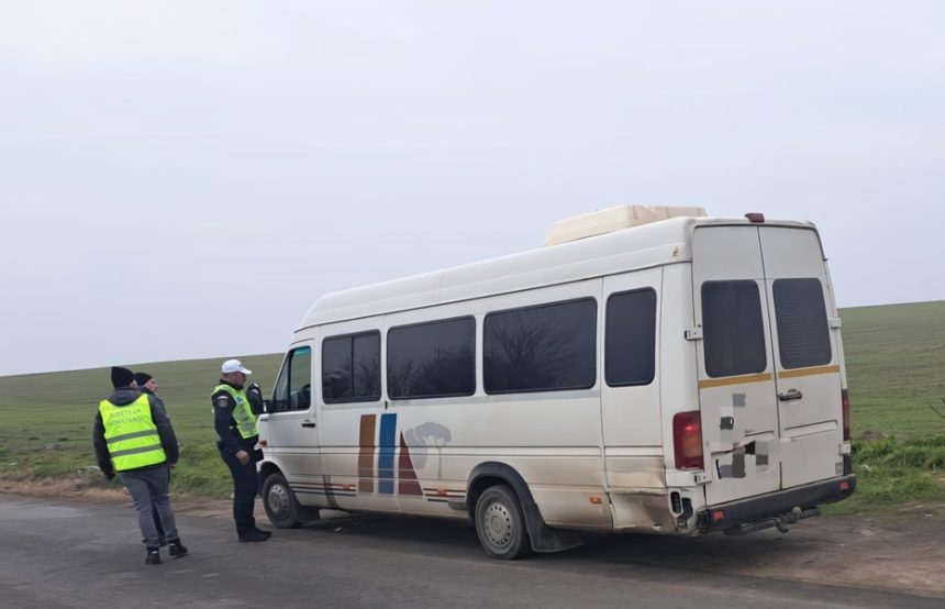 Haos pe traseele de transport persoane din județul Constanța: Polițiștii au aplicat amenzi și au reținut certificate în urma controalelor 1 haos pe traseele de transport persoane din judetul constanta politistii au dat amenzi si au retinut certificate in urma controalelor 67922074e0942
