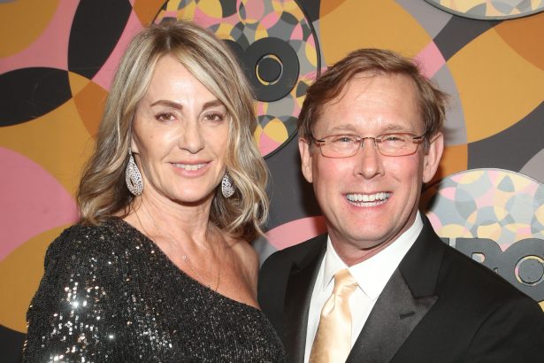 imagine rara de la nunta nadiei comaneci cu bart conner adrian nastase a aratat o dupa controversa tinutei melaniei trump sper ca nadia sa nu se supere 6791fe4d1a9ba