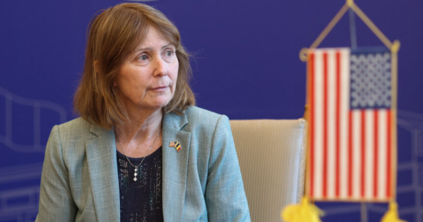 Condții de respingere a accesului românilor pe teritoriul american după ridicarea vizelor - explicații ale ambasadoarei SUA 1 in ce conditii poate fi respins accesul romanilor pe teritoriul american dupa ridicarea vizelor explicatiile ambasadoarei sua 67819414dda0e