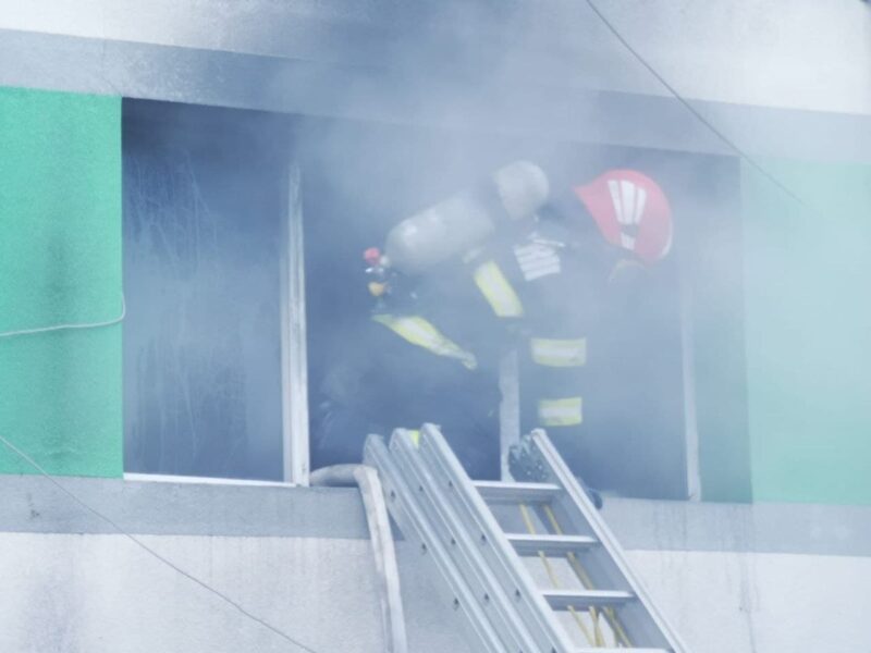Incendiu în Secția de chirurgie a unui spital județean. Pacienți evacuați. 1 incendiu in sectia de chirurgie a unui spital judetean mai multi pacienti evacuati 6788b85348082