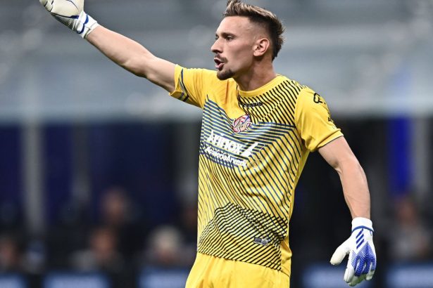 inter il ajuta pe ionut radu salariul pregatit pentru portarul roman il umple de bani 67964f06837f4