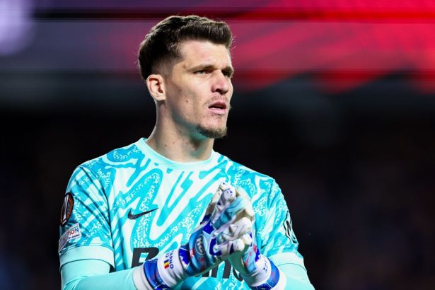 intrebat despre cel mai puternic adversar de la manchester united stefan tarnovanu a rostit un singur nume 679a7145d2d32