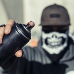 jaf la o sala de jocuri doi hoti au dat cu spray lacrimogen si au amenintat o casierita 6793b4c462c54