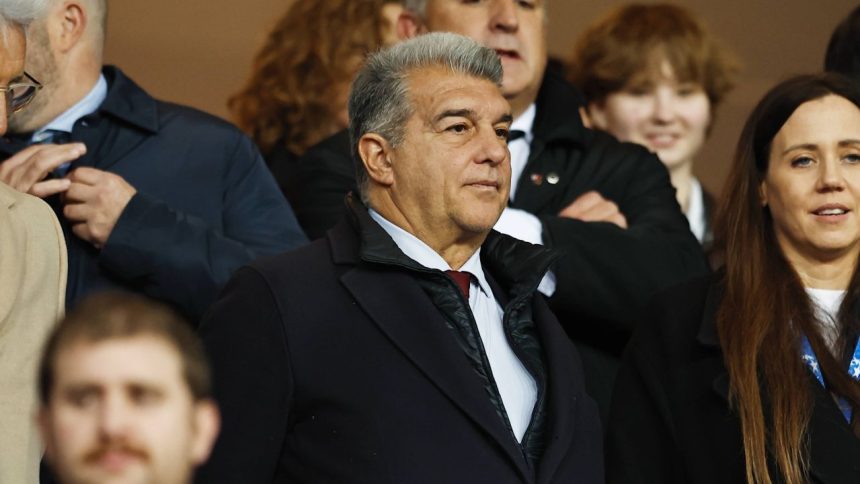 joan laporta mesaj dur pentru jucatorul abandonat pe aeroport nu mi pasa de el daca a negociat cu real madrid cand era la barca 67864bf1d1b1f