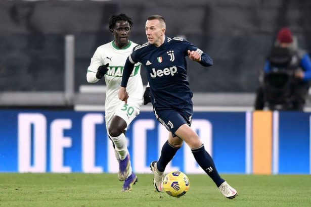 jucatorul cu aparitii in serie a semneaza in superliga la ce echipa da probe 67912547e2542