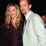 lisa kudrow a dezvaluit ca a gasit un bilet lasat de matthew perry intr un borcan de biscuiti am uitat momentul potrivit e totul 677ed0257febc