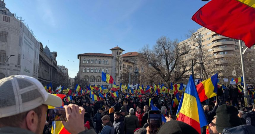 live text protest aur in capitala manifestantii au cerut demisia lui iohannis si reluarea turului doi la prezidentiale jurnalistii agresati 678425e6c312a