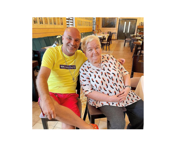 mama lui dan capatos s a stins din viata dupa 54 de ani impreuna pe pamant de acum o eternitate in ceruri sunt sigur ca sunteti din nou fericiti drum lin mama 678d51fc568e8