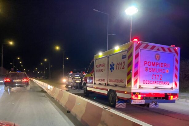 mamaia beata crita o soferita a intrat cu autoturismul pe care il conducea in scuarul ce delimiteaza benzile de circulatie 6777e64d33f21