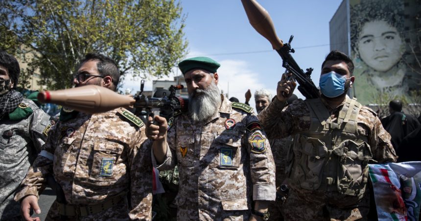 Manevre militare lângă instalațiile nucleare ale Iranului. Explicațiile autorităților 1 manevre militare in apropierea instalatiilor nucleare ale iranului explicatiile autoritatilor 6783ac8c3efd0