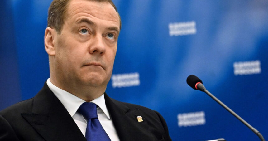 Medvedev ironizează intențiile lui Trump de a achiziționa Groenlanda: „Speculații sălbatice și nerealiste” 1 medvedev rade de planurile lui trump de a prelua groenlanda speculatii salbatice si nerealiste 677fa6878aa42