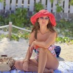 mesajul adelei popescu dupa ce s a afisat in costum de baie in vacanta din marea caraibilor totul e mai frumos cand te simti bine cu tine sotul mai iubitor patul mai confortabil 6794c0f819784