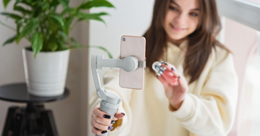 Meta va compensa influencerii TikTok care se transferă pe Instagram și Facebook. Ce sume pot obține și care sunt condițiile? 1 meta ii va plati pe influencerii tiktok care se muta pe instagram si facebook cati bani pot castiga si care sunt conditiile 679106c226a3d