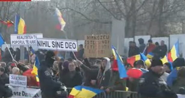 mii de oameni la protestul lui calin georgescu si au batut destul joc de noi vrem alegeri in turul 2 678104e464682