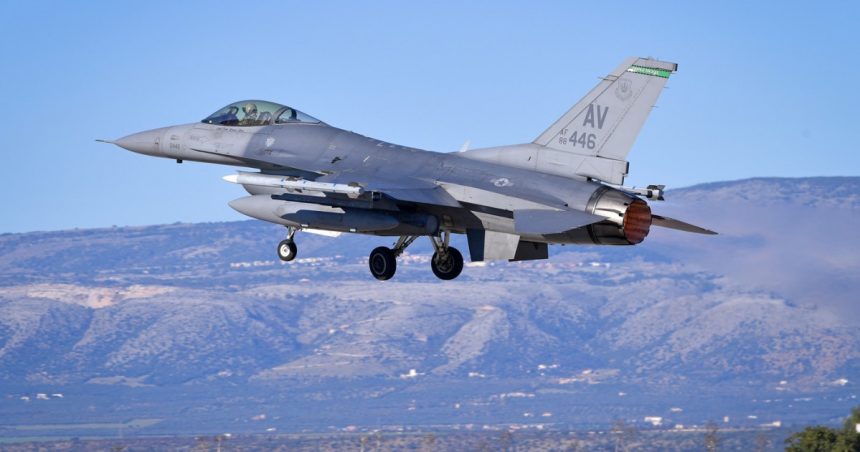 Ministerul Apărării din Danemarca demontează informațiile false din Rusia referitoare la moartea unui instructor pilot pe F-16 pe frontul din Ucraina. 1 ministerul apararii din danemarca demonteaza falsul rusesc privind moartea unui instructor pilot pe f 16 pe frontul din ucraina 678f2b3164905