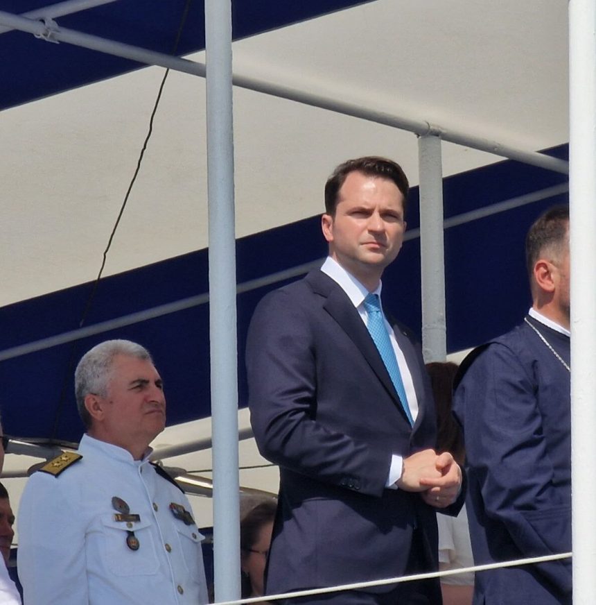 ministrul burduja ameninta companiile energetice de stat ca le lasa fara bugete daca nu reduc cheltuielile cu salariile 67966cd117e9f