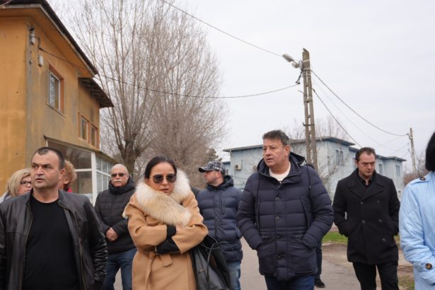 mitroi inca o runda de descinderi furtunoase la institutii din consiliul judetean nimeni nu este de neinlocuit si nimeni nu are postul garantat 67936b3a5906e