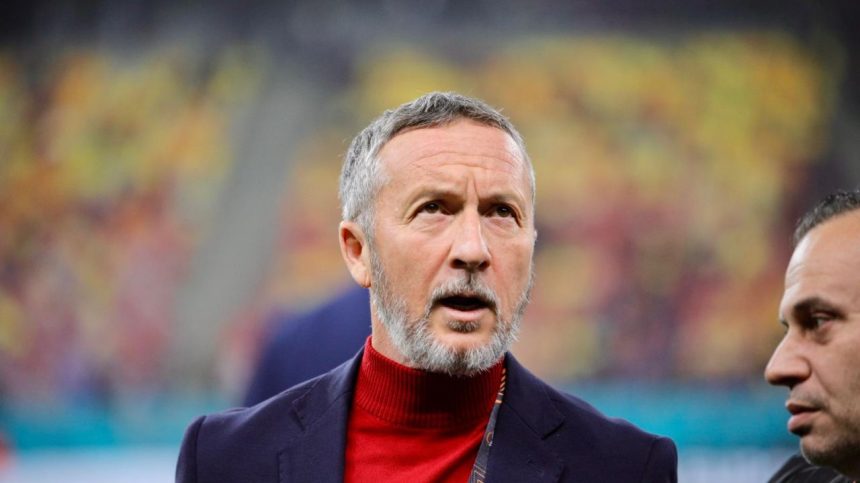 MM Stoica a comentat coregrafia fanilor FCSB la meciul cu Manchester United prin două cuvinte 1 mm stoica a postat doua cuvinte cand a vazut coregrafia fanilor fcsb la meciul cu manchester united 679be26c1426c