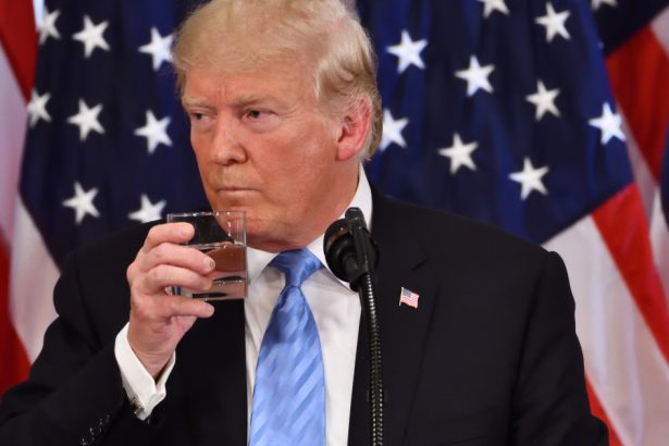 motivul pentru care donald trump nu bea niciodata alcool nici macar un pahar 678e3c14033df