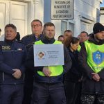 Protest împotriva muncii gratuite la Penitenciarul Poarta Albă, joi, cu participarea polițiștilor din sindicatele Europol și Sidepol – Filiala Constanța. 3 nu mai vrem sa muncim gratis joi un nou protest la penitenciarul poarta alba la actiune participa si politistii membri de sindicat europol si sidepol filiala constanta 6798db2dc73bc
