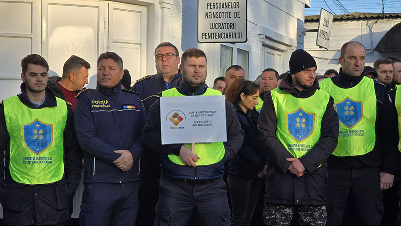 nu mai vrem sa muncim gratis joi un nou protest la penitenciarul poarta alba la actiune participa si politistii membri de sindicat europol si sidepol filiala constanta 6798db2dc73bc