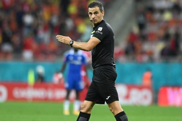 oficial cine arbitreaza la centru derby ul dinamo u cluj de vineri si ce nume important va fi in camera var 67923e6fbba45