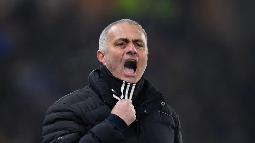 oficial mourinho da lovitura fundasul de 65 000 000e a semnat cu fenerbahce 679121da3e564