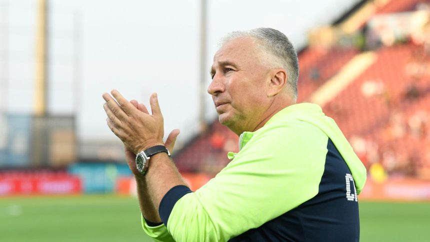 OFICIAL: Dan Petrescu l-a împrumutat pe OUT de la CFR Cluj la o campioană din Europa 1 oficial out de la cfr cluj dan petrescu l a imprumutat la o campioana din europa 679b9fb3835b2