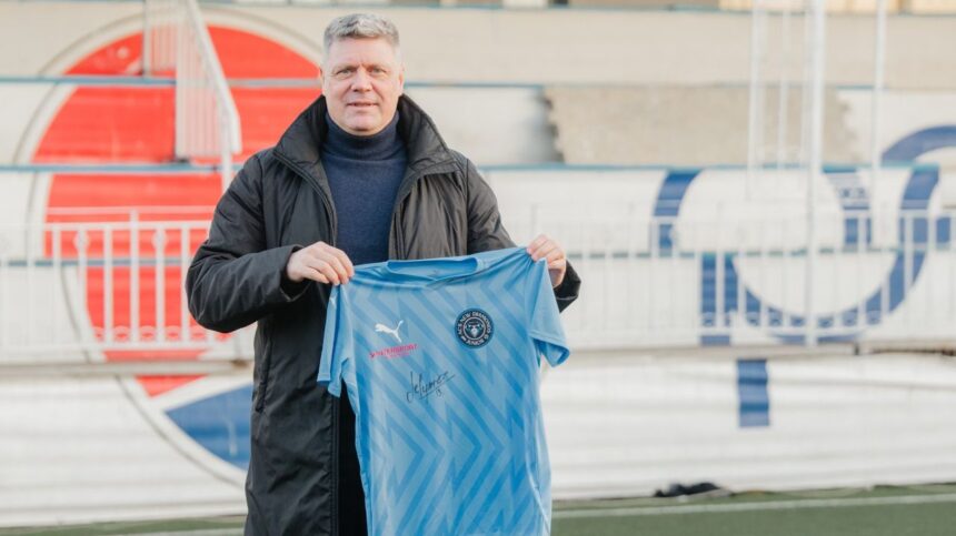 oficial tibor selymes a semnat si a fost prezentat sa fie cu noroc 67823b2f0df92